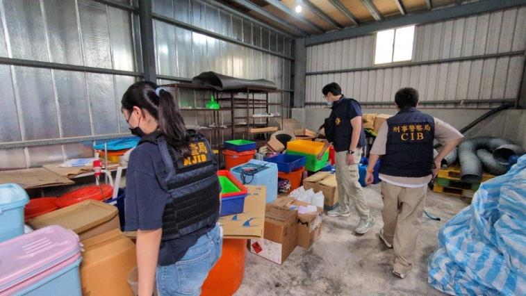 法務部調查局與海關等單位組成專案小組偵破俗稱「喵喵」製毒工廠案