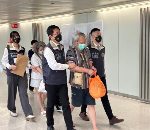 Cross-Border Pursuit and Capture of the Main Suspects of the Richmond Trust Limited Company Illegal Deposits Case, Married Couple CHEN, CHIH-TSAN and LIU, MEI-HSUEH Returned to Taiwan from Thailand and Surrendered to Authorities