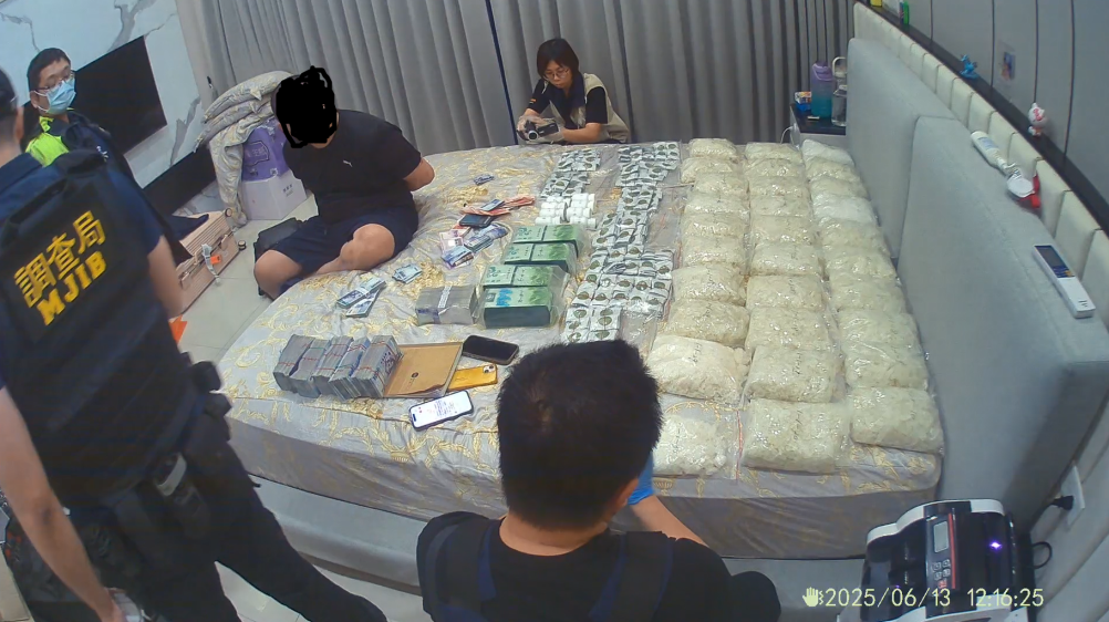  緝毒於內陸「一邊養魚、一邊製毒」  調查局在台江國家公園附近魚塭破獲大型安非他命製毒工廠 