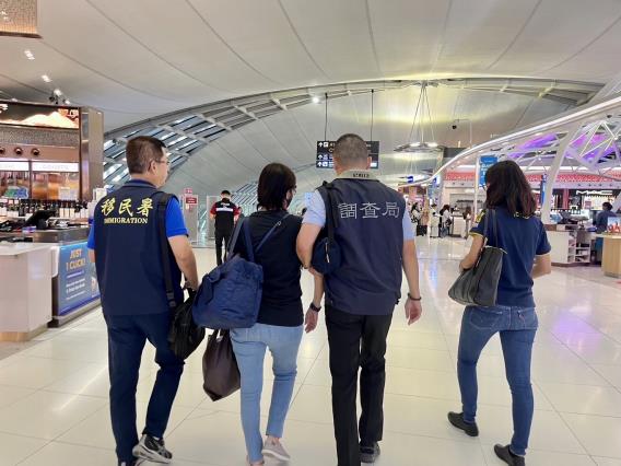 MJIB Arrests and Escorts Back Chief Suspect Lee Chen 〇 Yin from Thailand for Illegal Fundraising
